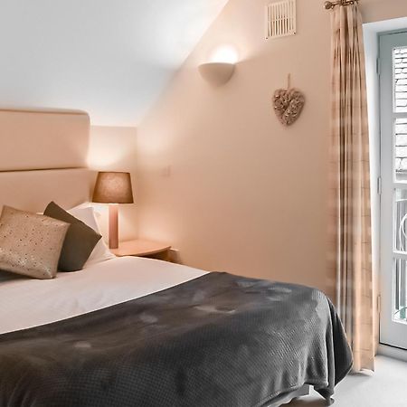 Riverview Somerford Keynes Dış mekan fotoğraf